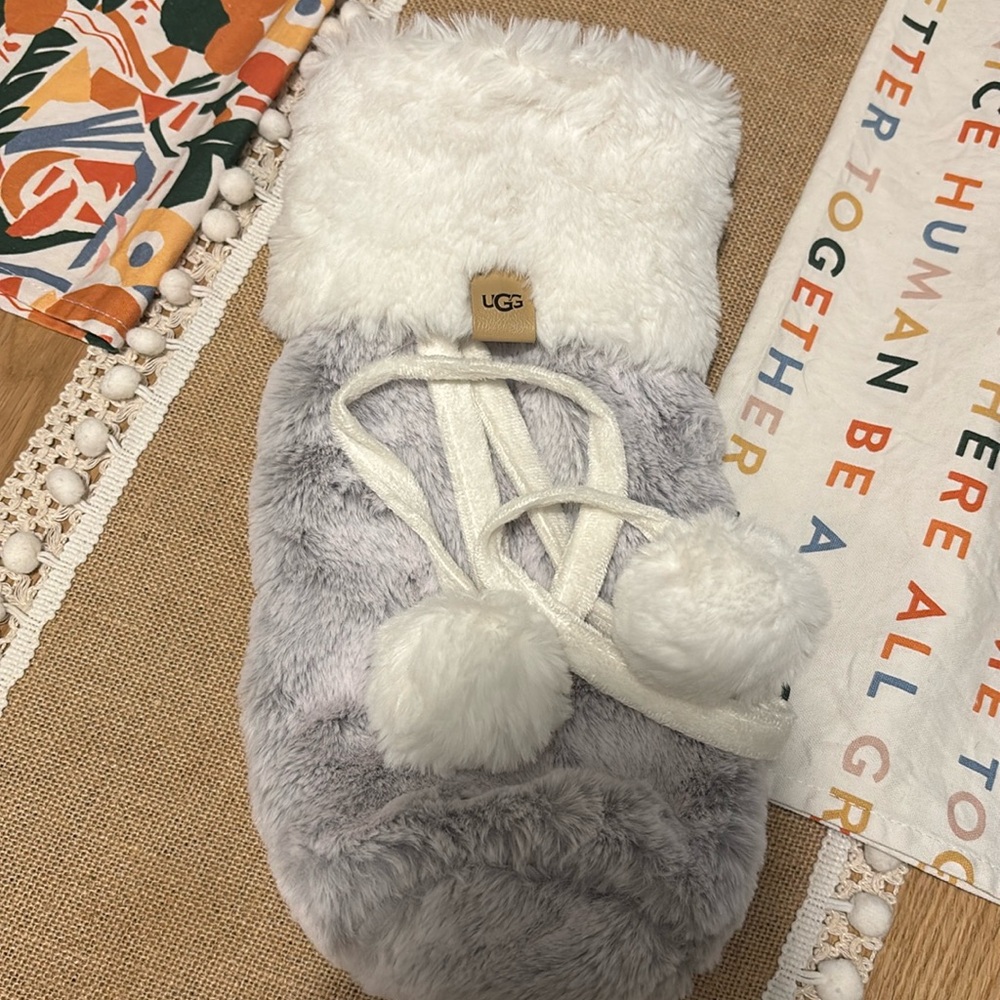 ✨UGG Plush Bottle Holder with Pom-Poms